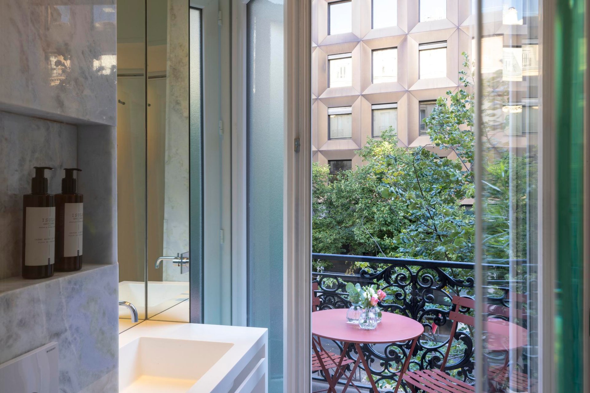 Hotel Toujours Double Balcony Room Bathroom